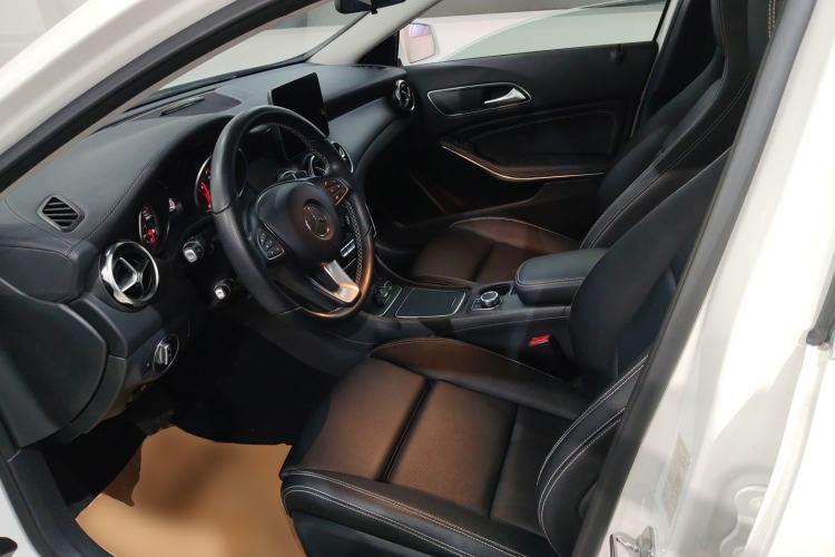 Used Mercedes-Benz GLA 2018 GLA 200 Fashion Model Left Front Seat