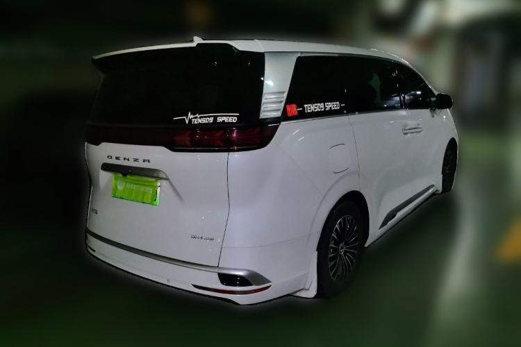 Used Denza D9 2022 DM-i 970 Four-Wheel Drive Prestige Model
