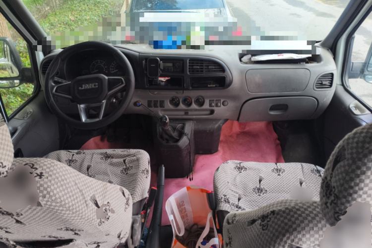 Used JMC Transit 2019 2.8T Commercial Version Long Wheelbase Mid-Roof 6-Seater Rear Single Tire China VI Emission Standard – JX493