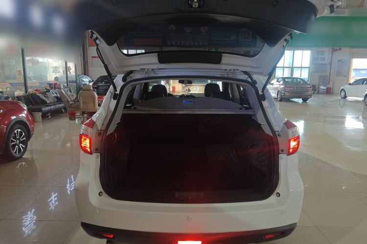 Used Venucia T70 2016 2.0L CVT Smart Choice Edition
