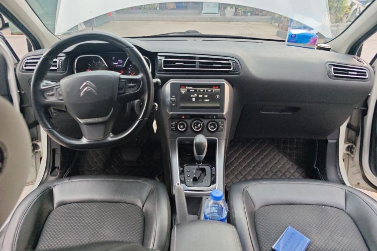 Used Citroen C4 Sega 2016 1.6L Automatic Luxury Model Center Console