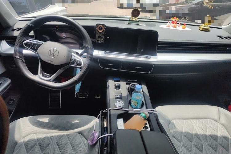 Used Volkswagen Tavendor 2024 380TSI All-Wheel Drive R-Line Cruise Edition