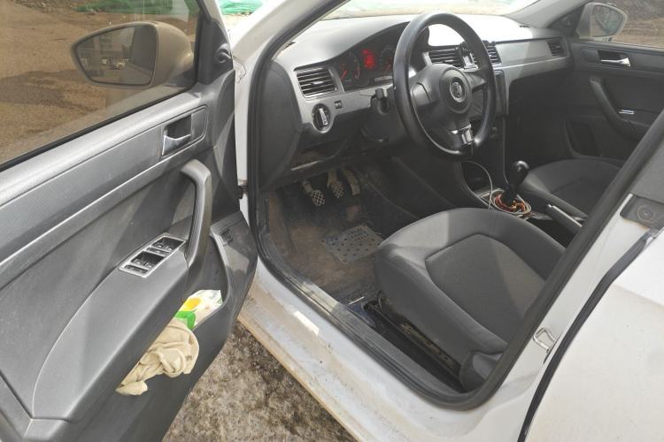 Used Volkswagen Santana 2015 1.6L Manual Fashion Edition
