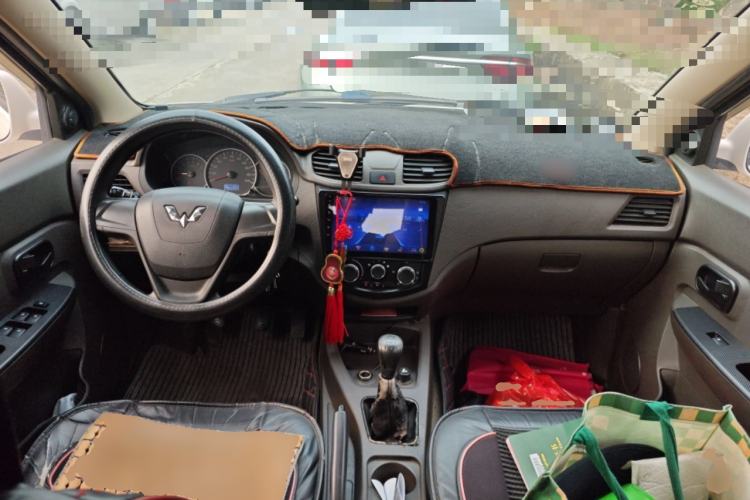 Used Wuling Hongguang 2016 1.5L S Comfort Version Center Console