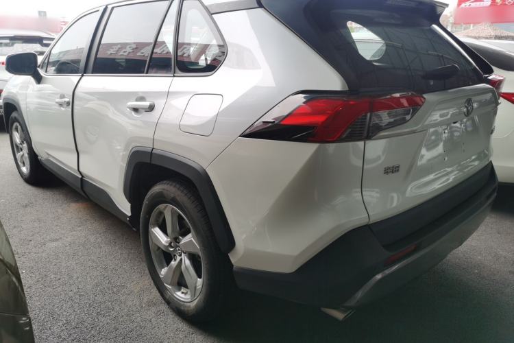 Used Toyota RAV4 2022 2.0L CVT Two-Wheel Drive Fashion Plus Edition
