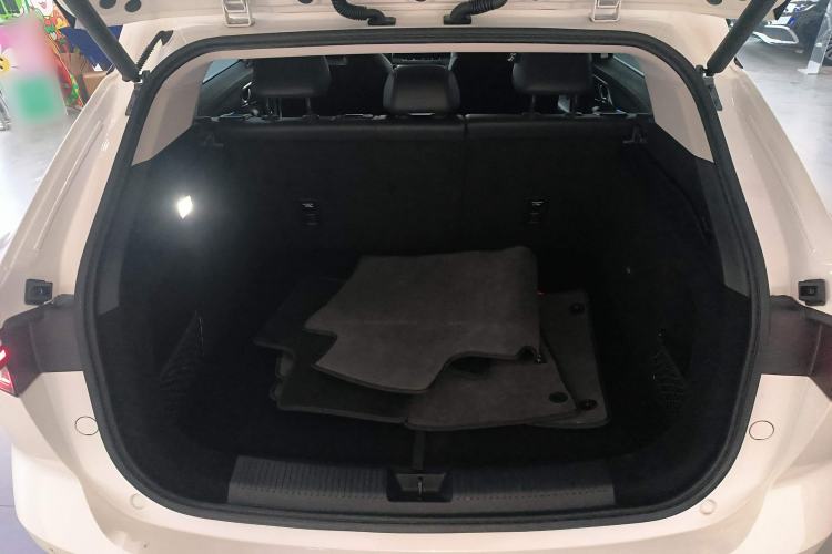 Used Roewe D5X DMH 2024 135 Tech Edition
