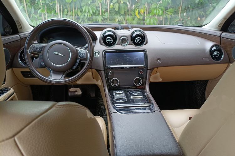 Used Jaguar XJ 2016 XJL 2.0T Two-Wheel-Drive Elegant Business Edition
