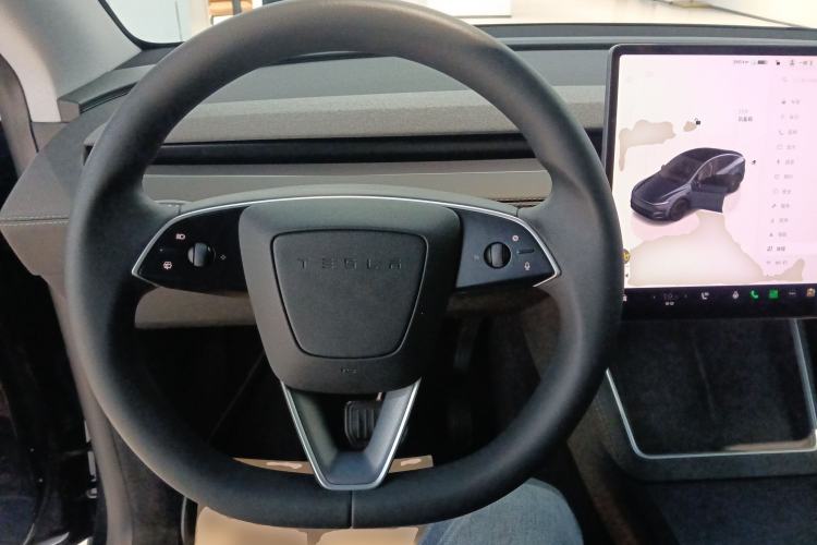 Used Tesla Model Y 2025 Long-Range All-Wheel-Drive Version