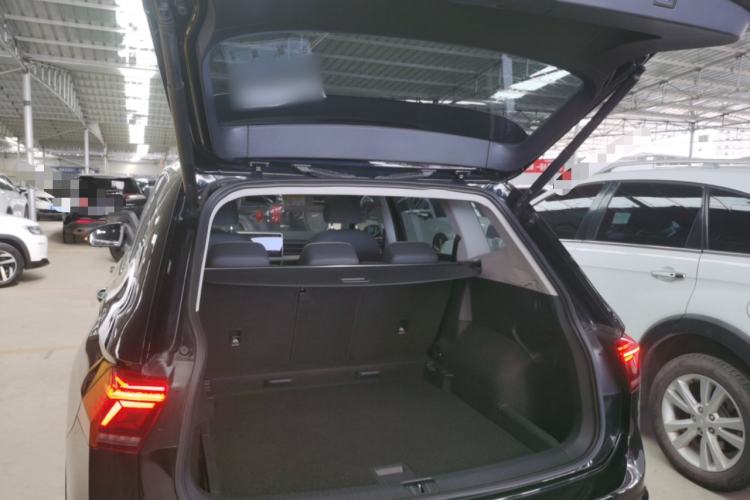 Used Volkswagen Tiguan L 2022 330TSI Automatic Two-Wheel Drive R-Line Enhanced Edition Trunk