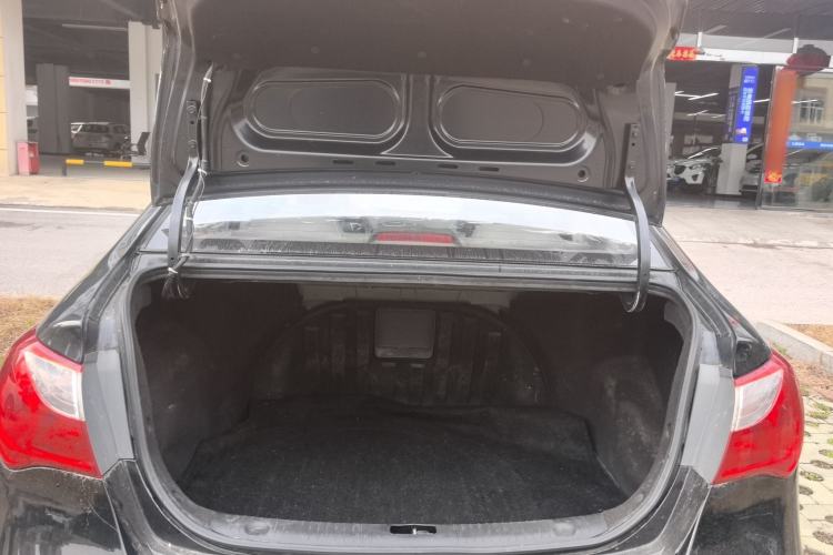 Used Hyundai Celesta 2015 1.6L Automatic Luxury Model
