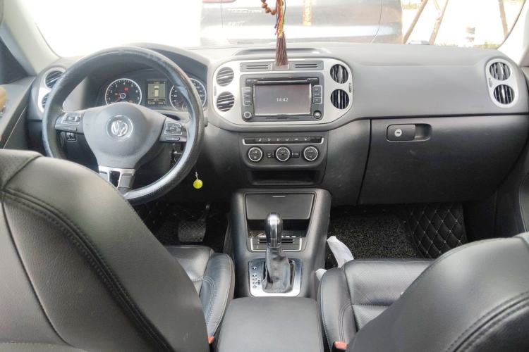 Used Volkswagen Tiguan 2013 1.8TSI Automatic Two-Wheel Drive Luxury Model Center Console