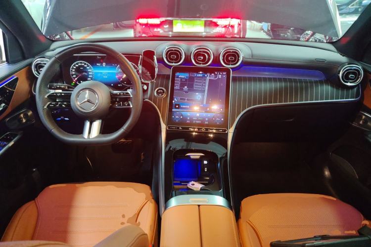 Used Mercedes-Benz GLC 2023 Refreshed GLC 300 L 4MATIC Dynamic Edition 5 Seats
