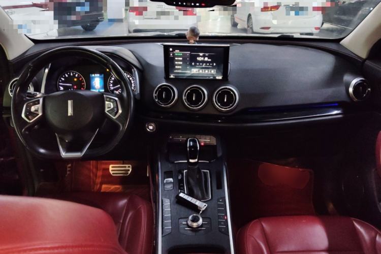 Used Wey VV5 2017 2.0T Ultra-Luxury Version Center Console