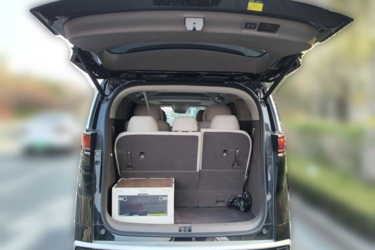 Used Denza D9 2023 DM-i 965 Luxury Model Trunk