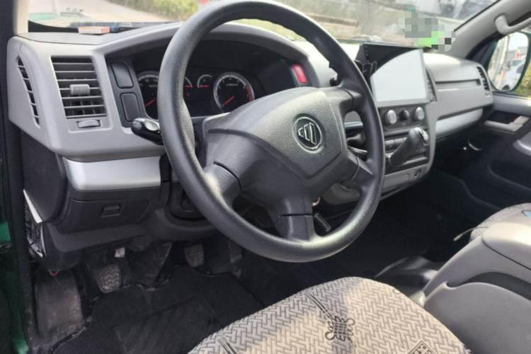 Used Foton Scenic G7 2022 2.4L Gasoline Commercial Version Short Wheelbase High-Roof Van 2 Seats Model 4K22D4M Steering Wheel