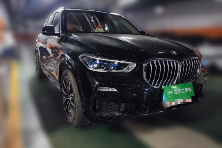 Used BMW X5 2020 xDrive40i M Sport Package Front Right 45 Deg