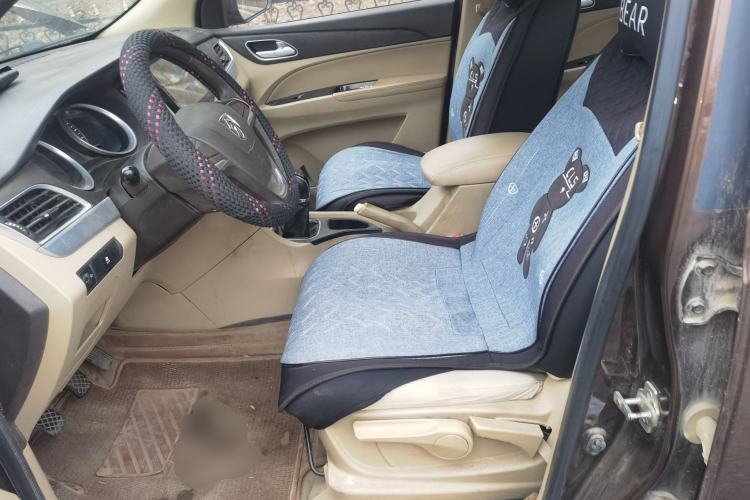 Used Baojun 730 2016 Revised 1.5L Manual Standard Version 7 Seats China V Emission Standard Left Front Seat