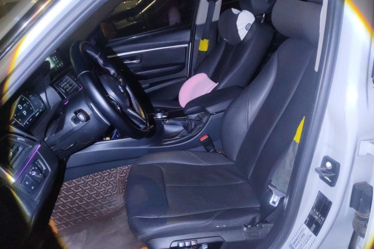 Used BMW 3 Series 2016 320Li Ambition Model
