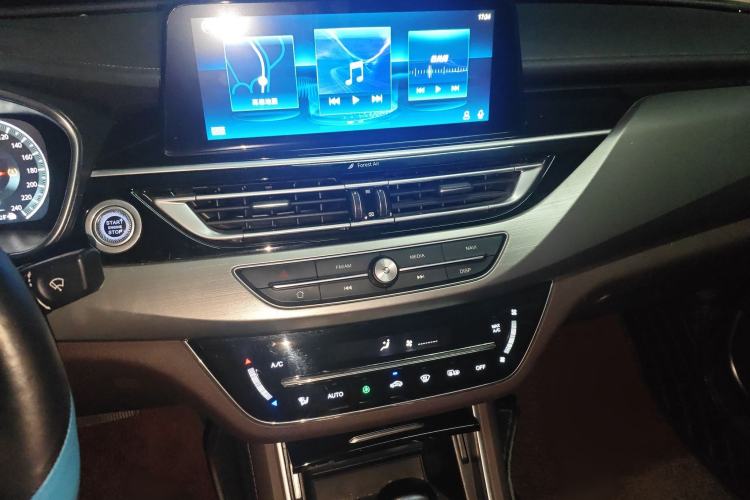 Used Changan Raeton CC 2018 1.5T Automatic Zhiya Model China V Standard
