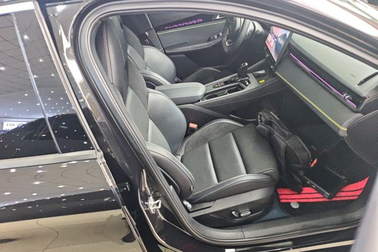 Used Lynk & Co 03 2023 1.5TD DCT JingPro Right Front Seat