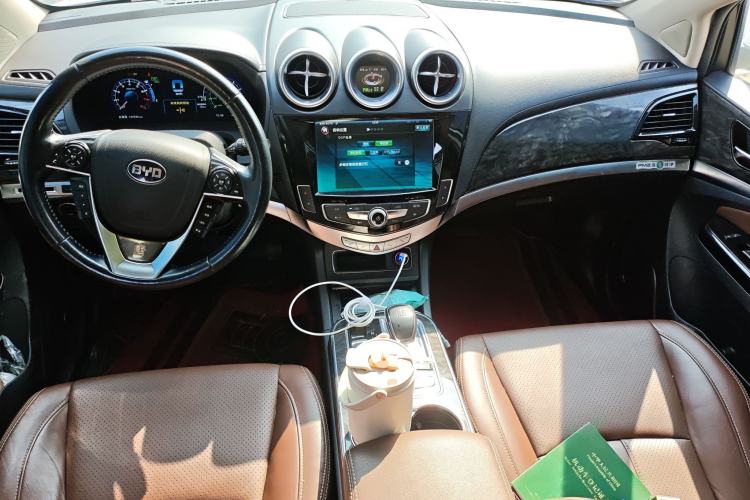 Used BYD Tang New Energy 2015 2.0T Four-Wheel-Drive Flagship Model