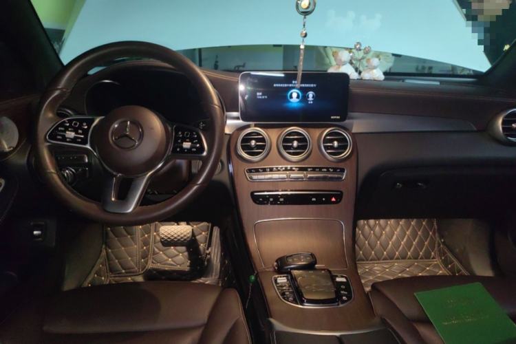 Used Mercedes-Benz GLC 2021 GLC 300 L 4MATIC Dynamic Model Center Console