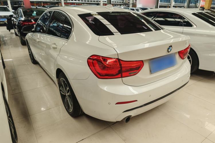 Used BMW 1 Series 2018 118i Sport Edition Exterior 3