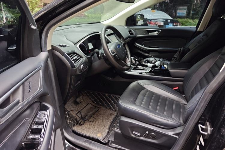 Used Ford Edge 2015 2.0T GTDi Two-Wheel-Drive High-Line Version
