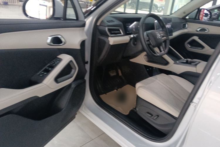 Used BYD Yuan UP 2025 Intelligent Driving Version 401 km Leading Edition
