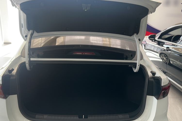 Used Geely Auto Emgrand 2023 4th Generation Champion Edition 1.5L CVT Prestige Model Trunk