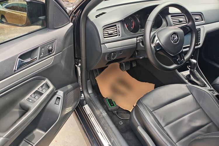 Used Volkswagen Lavida 2015 1.6L Automatic Comfort Edition Driver Seat