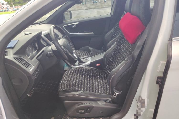 Used Volvo XC60 2017 T5 AWD Personalized Sport Upgrade Edition
