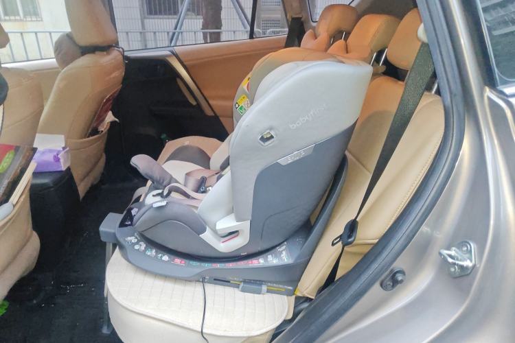 Used Toyota RAV4 2015 2.0L CVT Two-Wheel Drive Fashion Edition