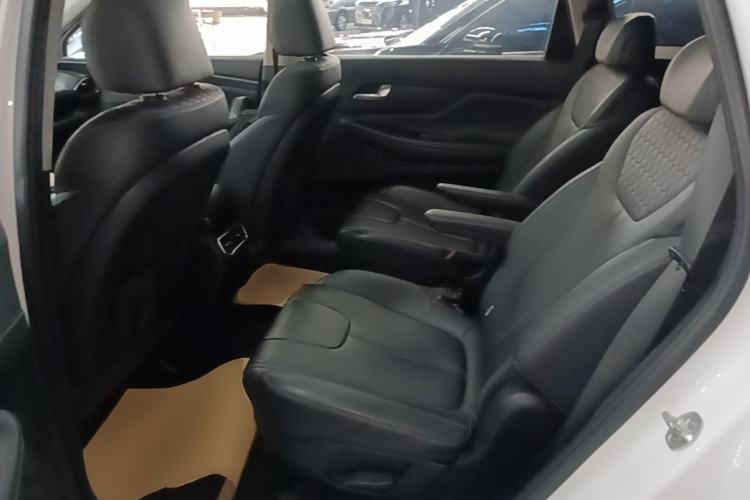 Used Hyundai Santa Fe 2023 Traveler 380T GDi Automatic Two-Wheel Drive GLX Elite Edition
