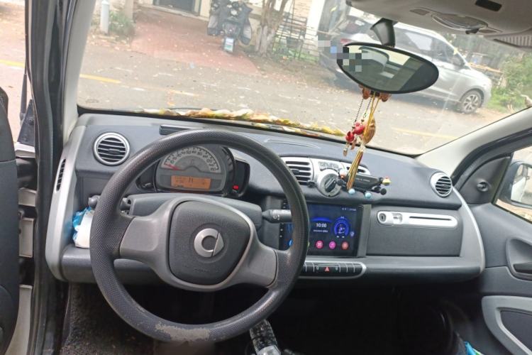 Used smart fortwo 2010 1.0 hardtop pure version Center Console