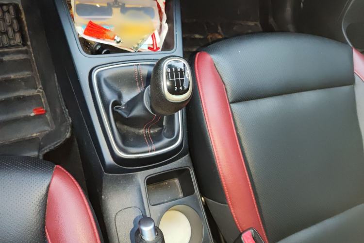 Used Kia KX Cross 2017 1.4L MT GLS
