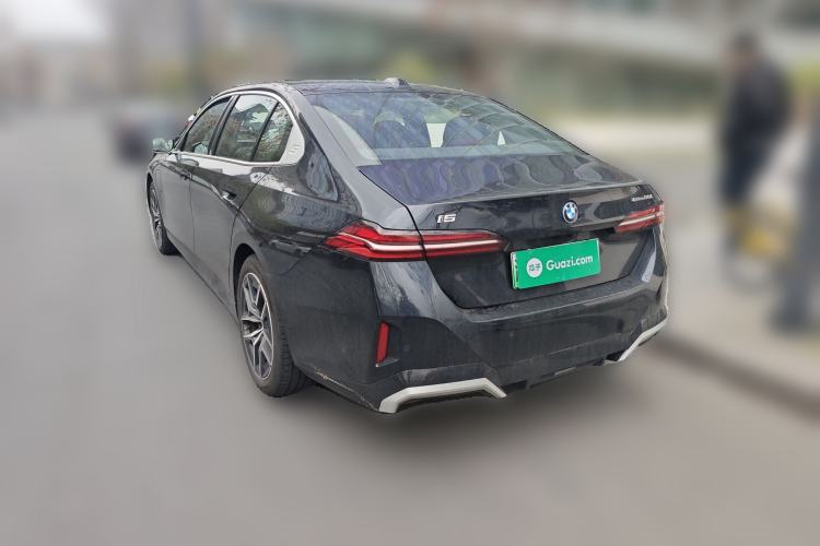 Used BMW i5 2024 eDrive 35L Luxury Model with M Sport Package
