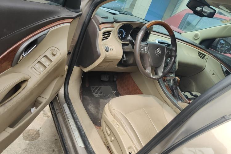 Used Buick LaCrosse 2011 2.4L SIDI Luxury Edition Driver Seat