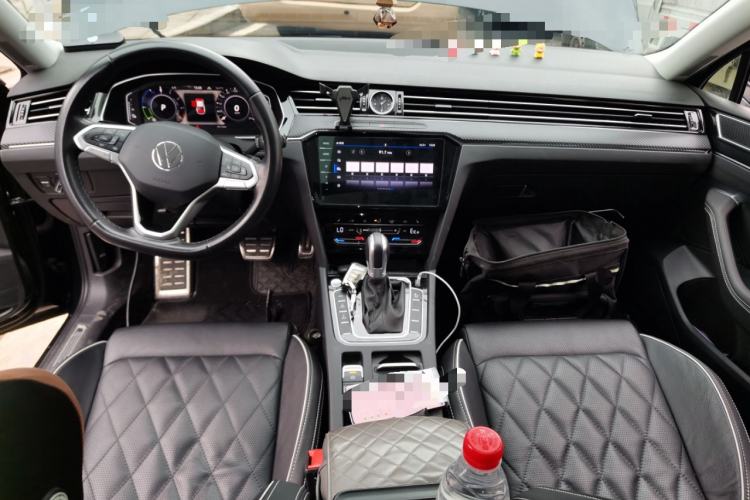 Used Volkswagen Magotan GTE Plug-in Hybrid 2022 GTE Luxury Model Center Console