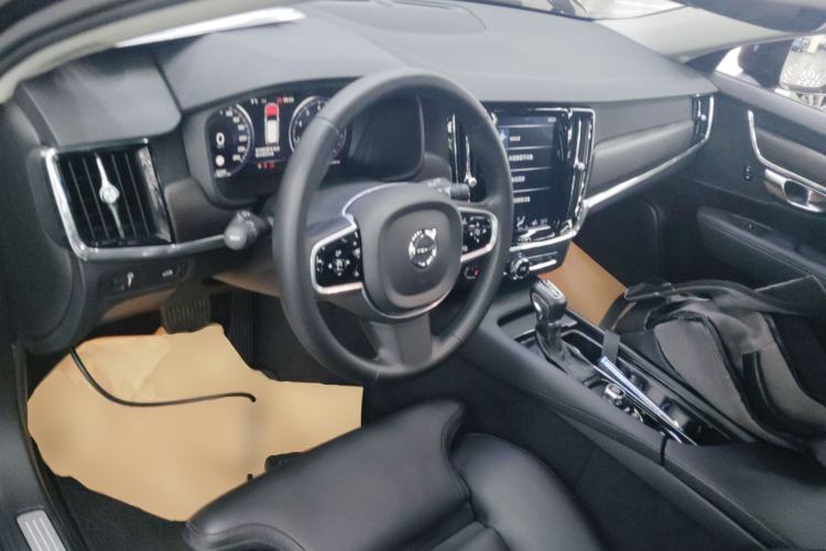 Used Volvo V90 2017 Cross Country T5 AWD Smart Range Edition