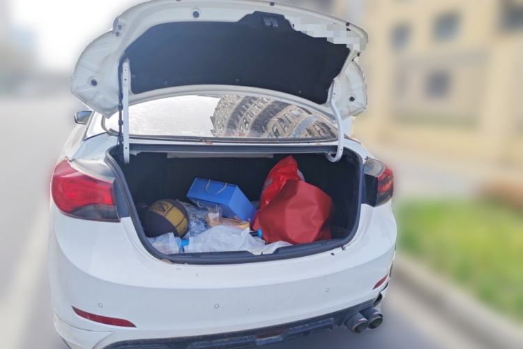 Used Hyundai Elantra (5th Generation / Langdong) 2016 1.6L Automatic Smart Version Trunk