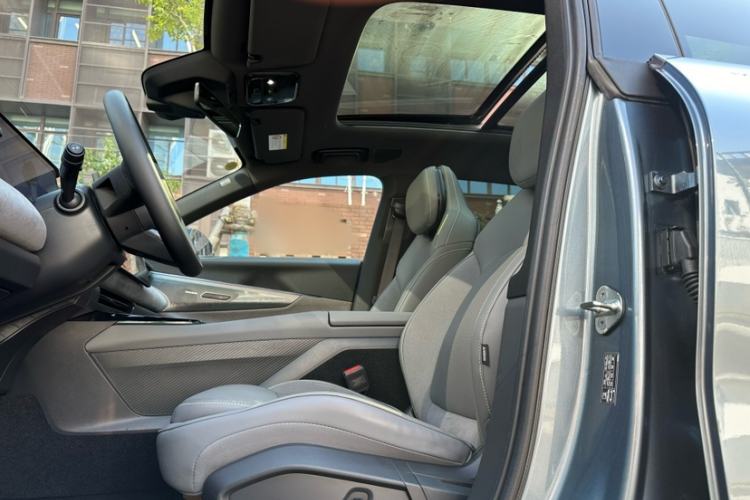 Used Lynk & Co 08 EM-P 2023 220km All-Wheel-Drive Performance Halo