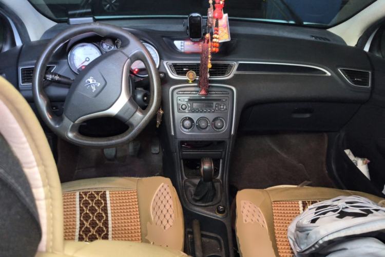 Used Peugeot 308 2013 1.6L Manual YouShang Model Center Console