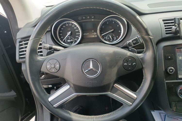 Used Mercedes-Benz R-Class 2017 R 320 4MATIC Business Edition Prestige Model
