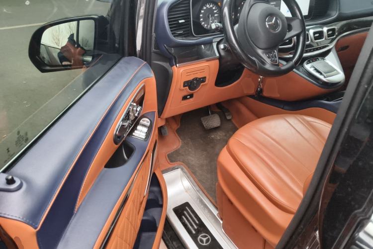 Used Mercedes-Benz Vito 2023 2.0T Elite Version 7 Seats
