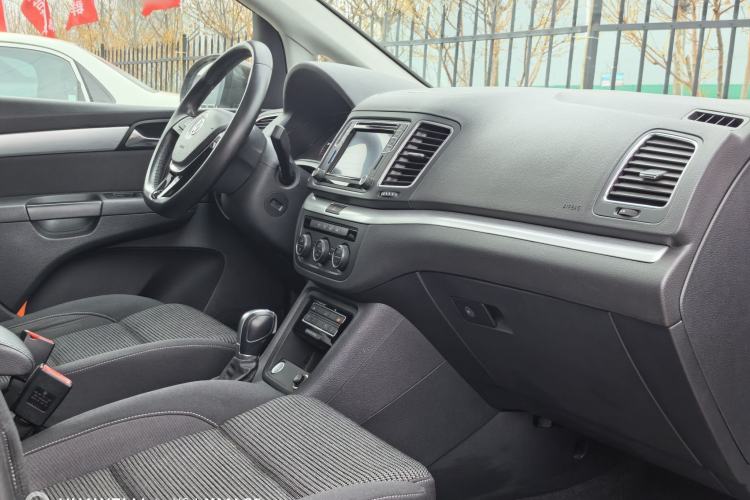 Used Volkswagen Sharan 2018 Revised Version 380TSI Comfort Edition 7-Seater
