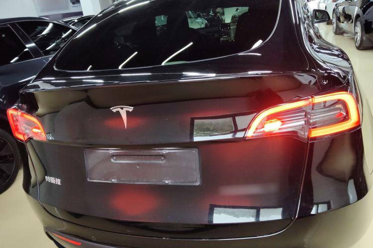 Used Tesla Model Y 2022 Long-Range All-Wheel-Drive Version