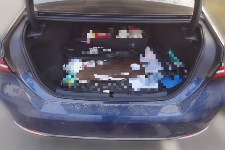 Used BMW i5 2024 eDrive 35L Prestige Luxury Package Trunk