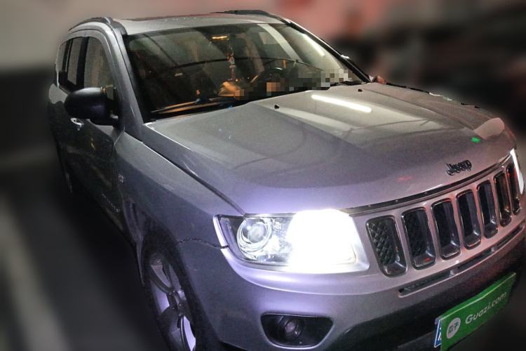 Used Jeep Compass 2011 2.0L two-wheel drive sport version
