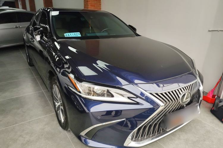 Used Lexus ES 2020 200 Excellence Edition
